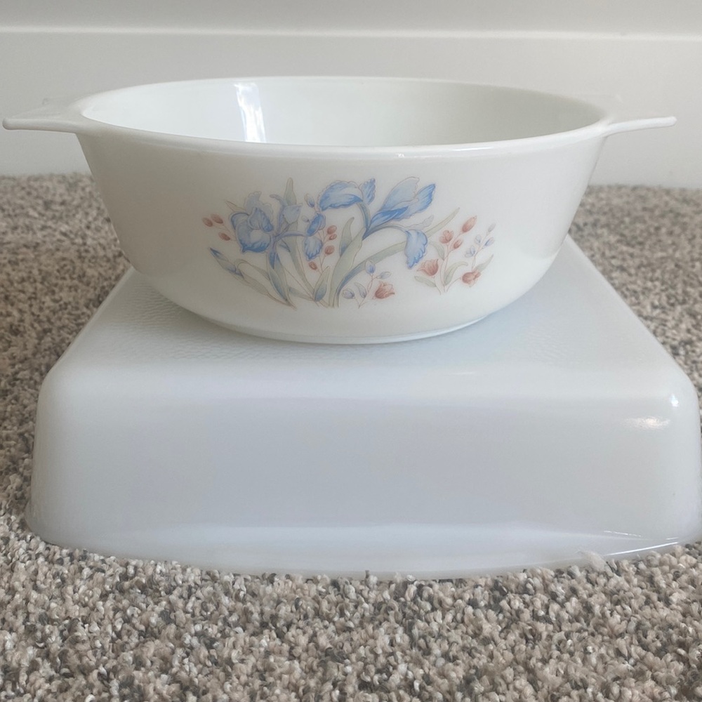 Vintage Pyrex (England) Blue Iris Casserole Dish 8”